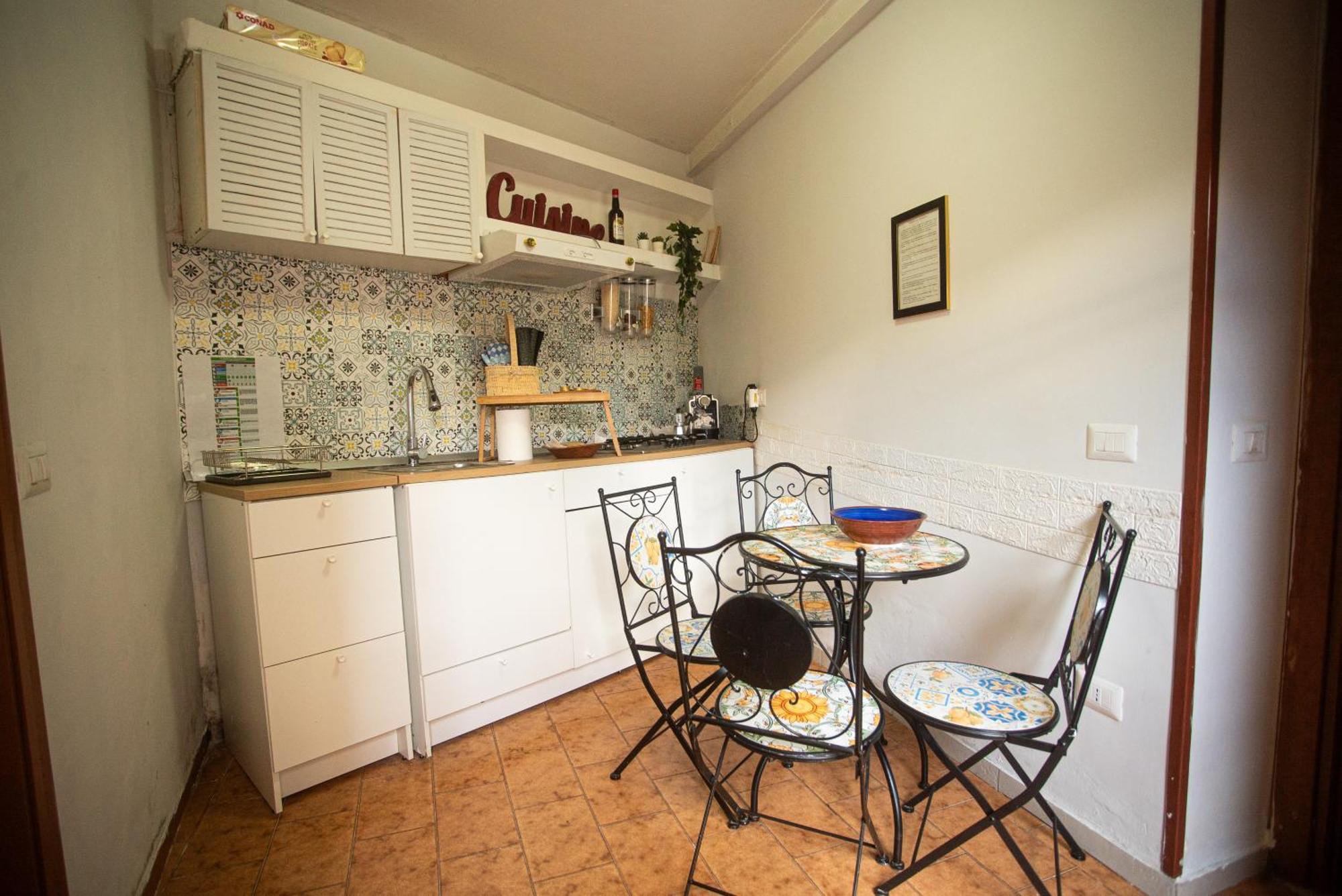 Lisaapartmenthousesalerno Exterior photo