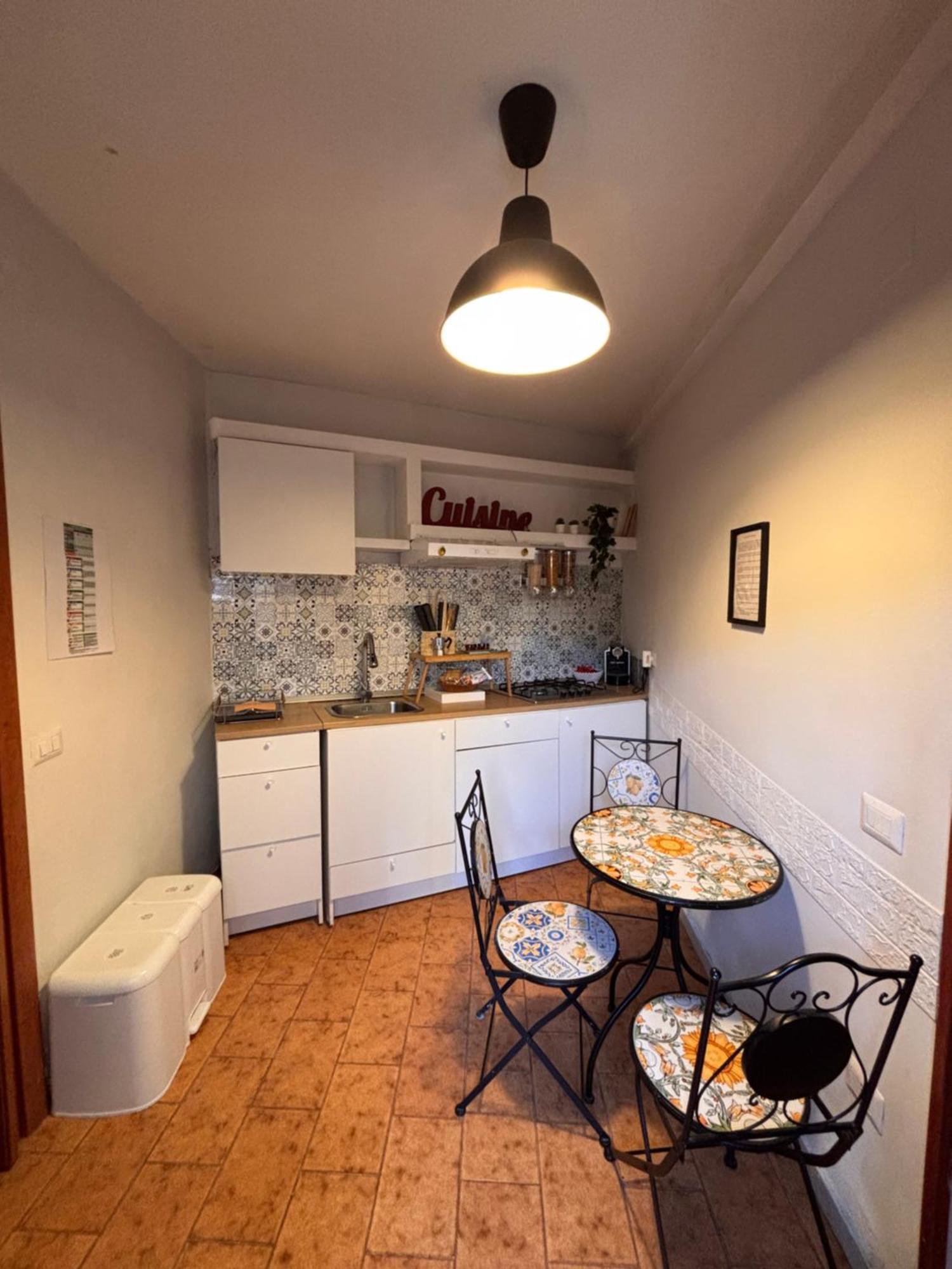 Lisaapartmenthousesalerno Exterior photo